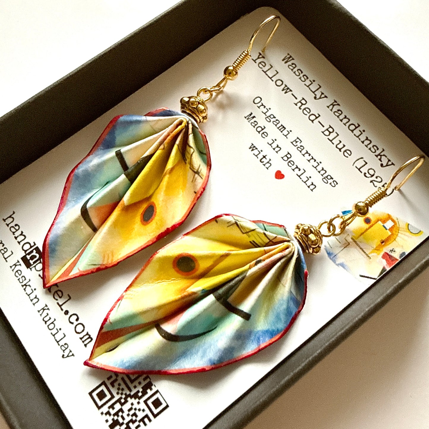 Origami-Ohrringe in Form von Herbstlaub: Handgefertigter Papierschmuck