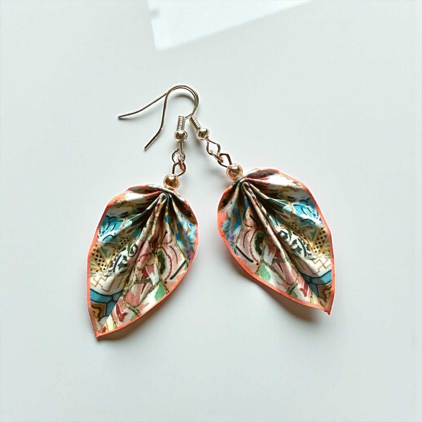 Boucles d'oreilles Feuille d'Origami : Bijoux en papier faits main